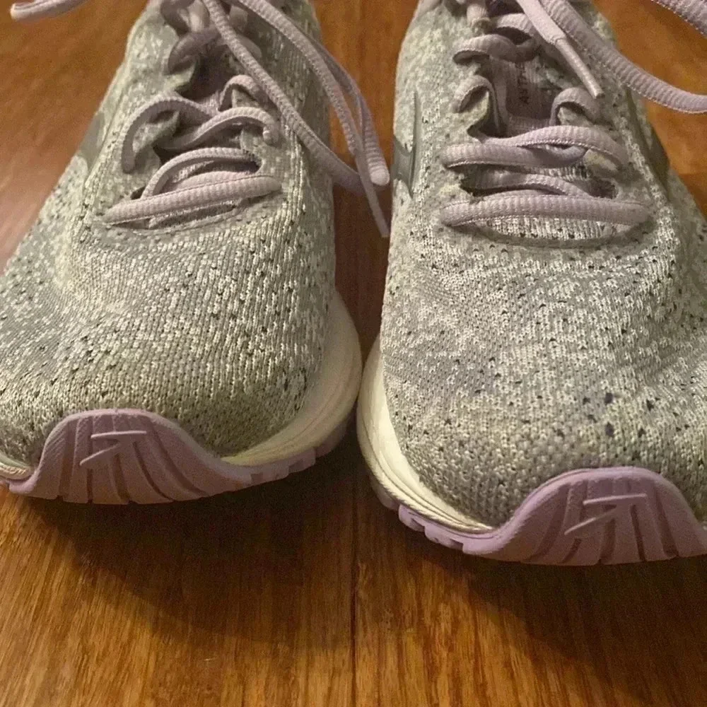 Brooks Anthem 2 - gray and purple sneakers - great condition- size 9.5